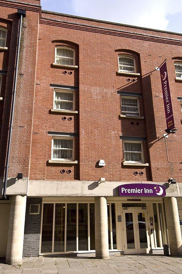 Premier Inn Bristol City Centre King Street Exteriör bild