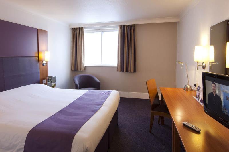 Premier Inn Bristol City Centre King Street Exteriör bild